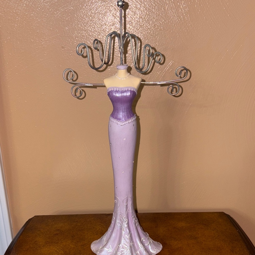 Chic Lavender Jewelry Stand